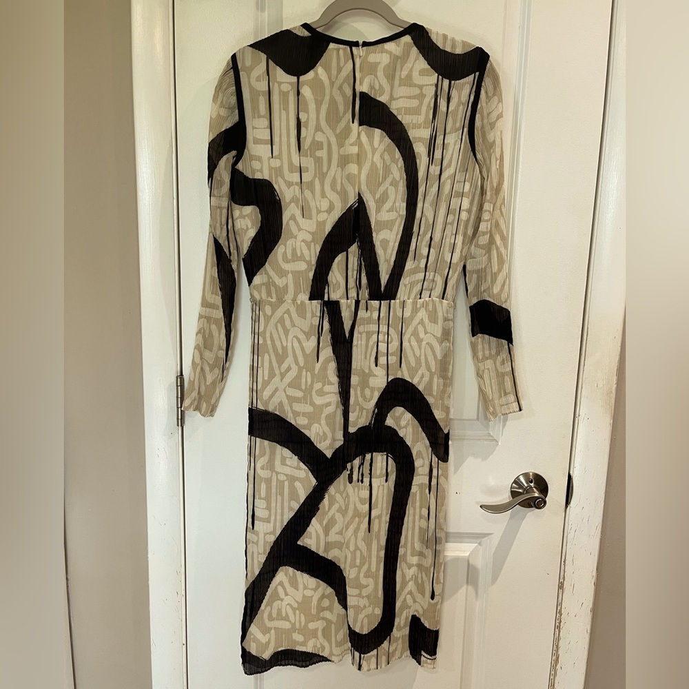Max Mara Bina Long Sleeve Textured Chiffon Day to Dinner Dress Sz 10 Cream/Black - Picture 4 of 15